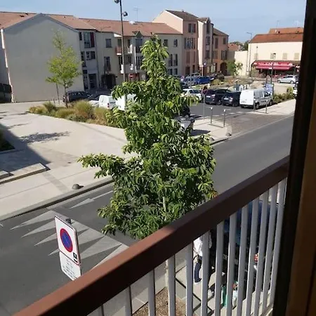 Lumineux, Proche Chalons Centre, Balcon, Place De Parking